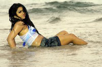 Rachana Maurya Hot Navel Show